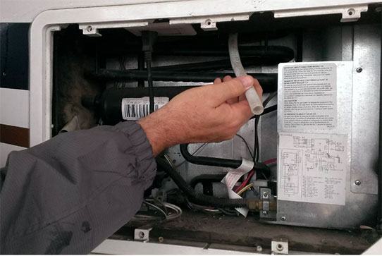 Прочистка слива (дренаж) холодильника в Электрогорске